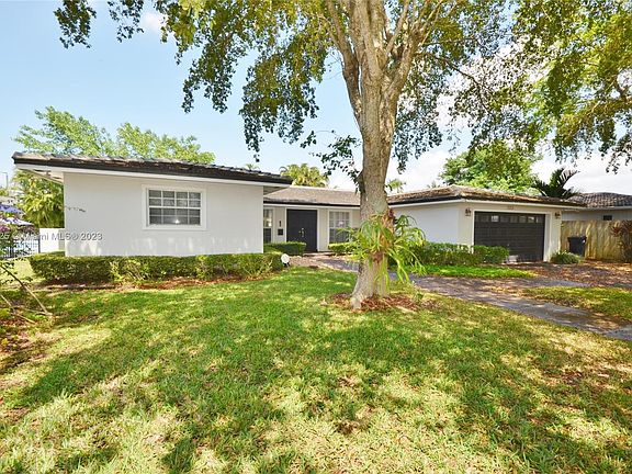 3rd image of 7313 Loch Ness Dr