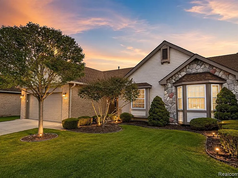 42292 Bayberry Dr — Photo 1