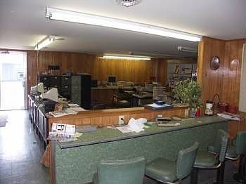 4th image of 152 N Main St