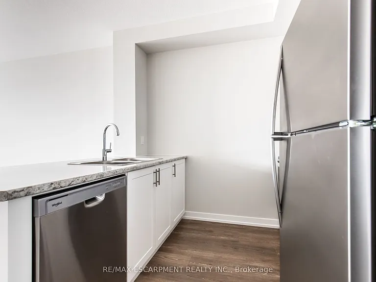 870 Queenston Rd #511 — Photo 13