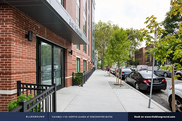 Rented by The Blueground | media 322