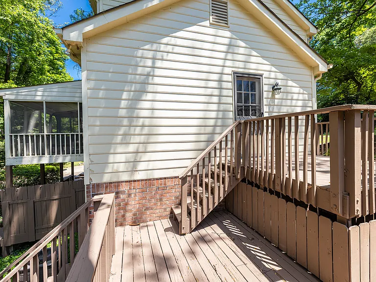 2124 Rockland Ct — Photo 6