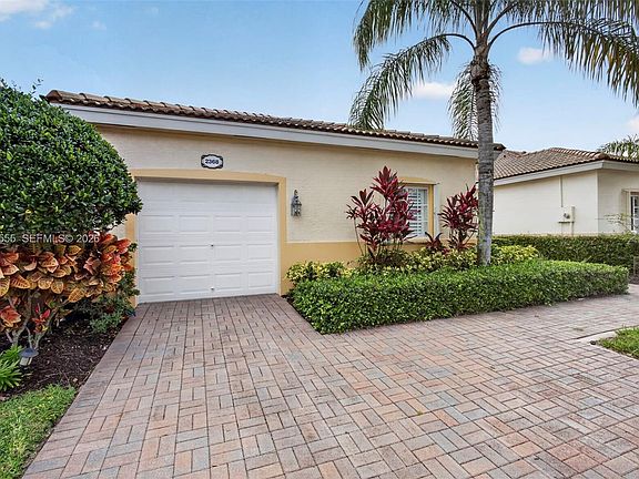 4th image of 2368 Windjammer Way