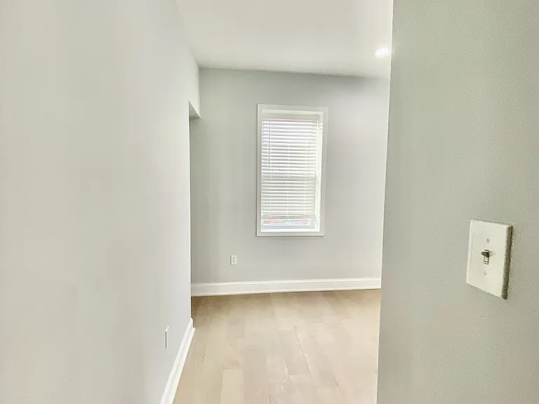 1247 Snyder Ave #3 — Photo 43