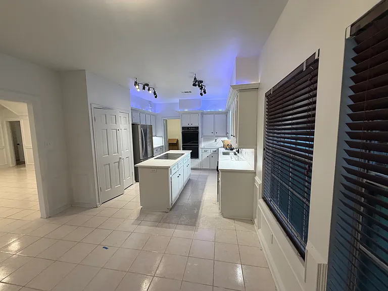 7218 Holder Forest Ct — Photo 27