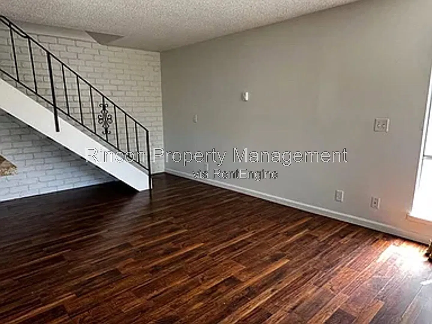 2 bed, 1.0 bath, 882 sqft, $2,495 — Photo 2