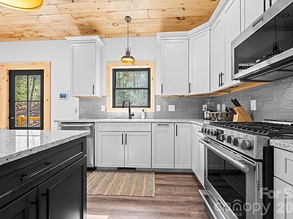 5th image of 162 Shady Oak Ln
