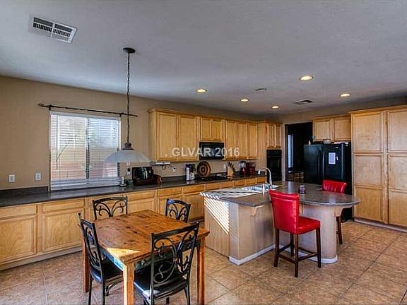 3rd image of 8828 Monte Oro Dr