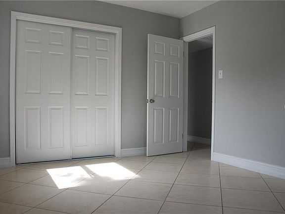 5th image of 2140 W Hiawatha St