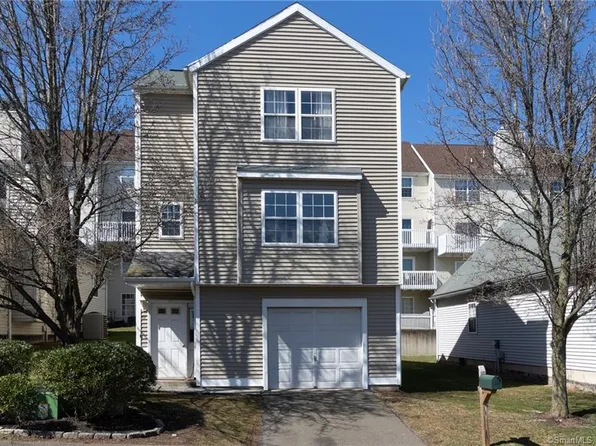 2390 State St #L10c, Hamden, CT 06517