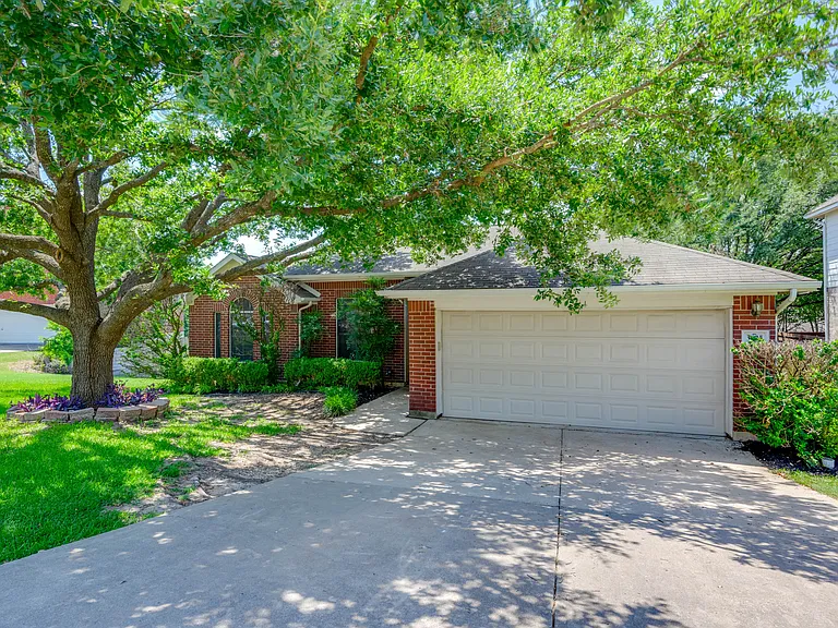 3625 Hawk Ridge St — Photo 3