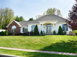 52 Skyview Ter, Manchester, CT 06040