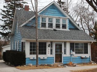 446 Cottonwood Ave, Hartland, WI 53029