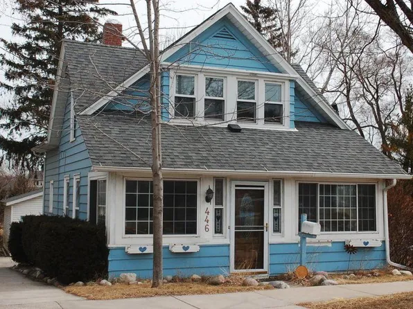 446 Cottonwood Ave, Hartland, WI 53029