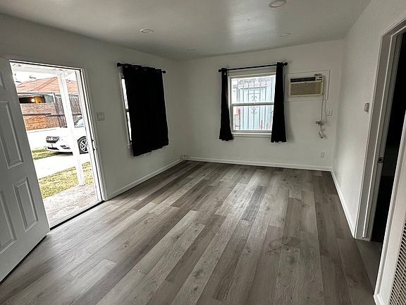 4th image of 750 W 10th St #750