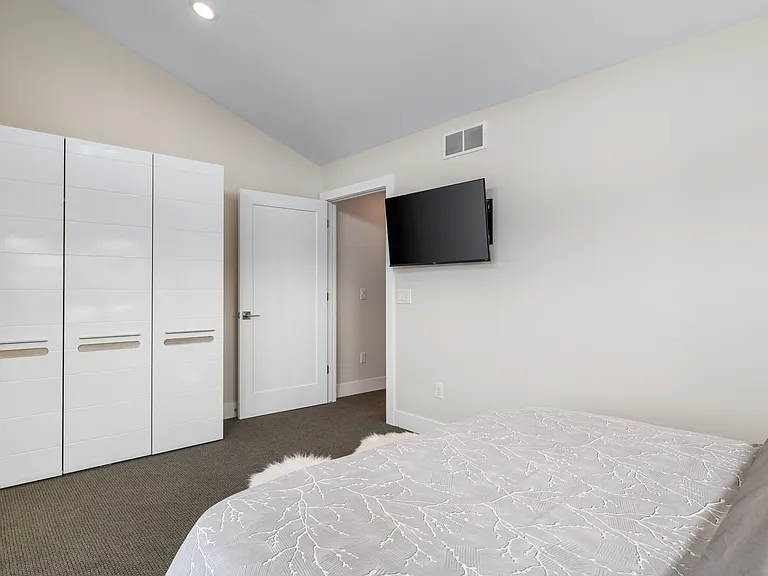 635 Fairview Ave NE #1 — Photo 14