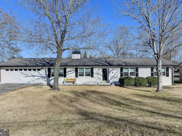 35 Stonehedge Dr, Buford, GA 30518