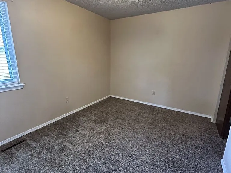 1106-1108 S Joplin Ave — Photo 5