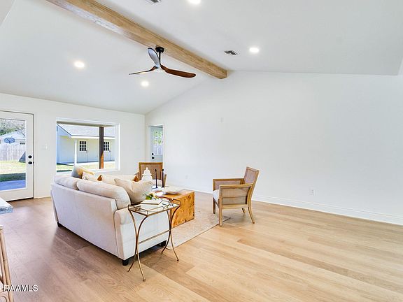 3rd image of 405 Karen Dr