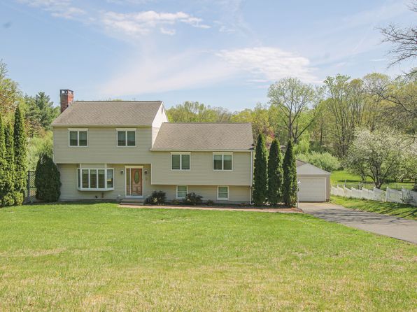 12 Chimney Dr, Bethel, CT 06801