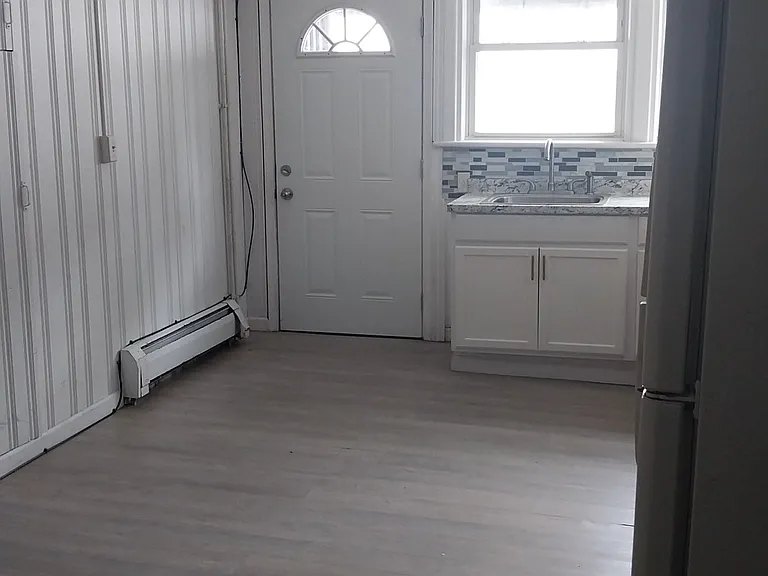 318 Wyoming Ave #2 — Photo 1