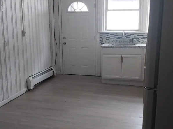 318 Wyoming Ave #2, Wyoming, PA 18644