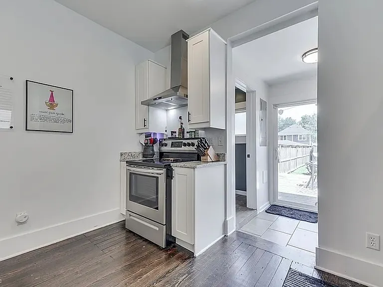 818 Parkway Ave — Photo 15