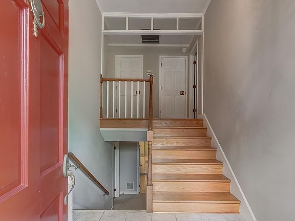 5th image of 403 Carrsbrook Dr