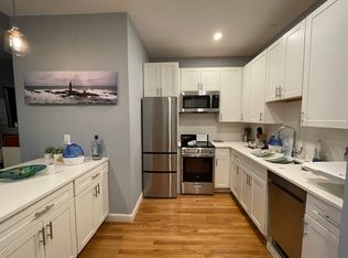 462 Beacon St #3R, Boston, MA 02115