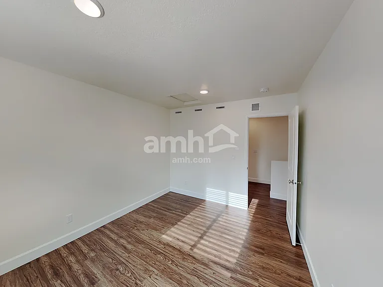 2624 W 3340 S — Photo 14