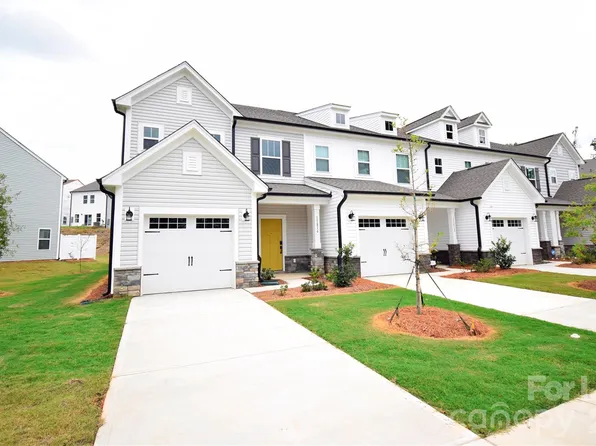 11816 Basking Dr, Charlotte, NC 28214
