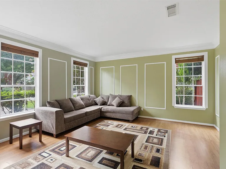 2114 Gentryside Dr — Photo 8