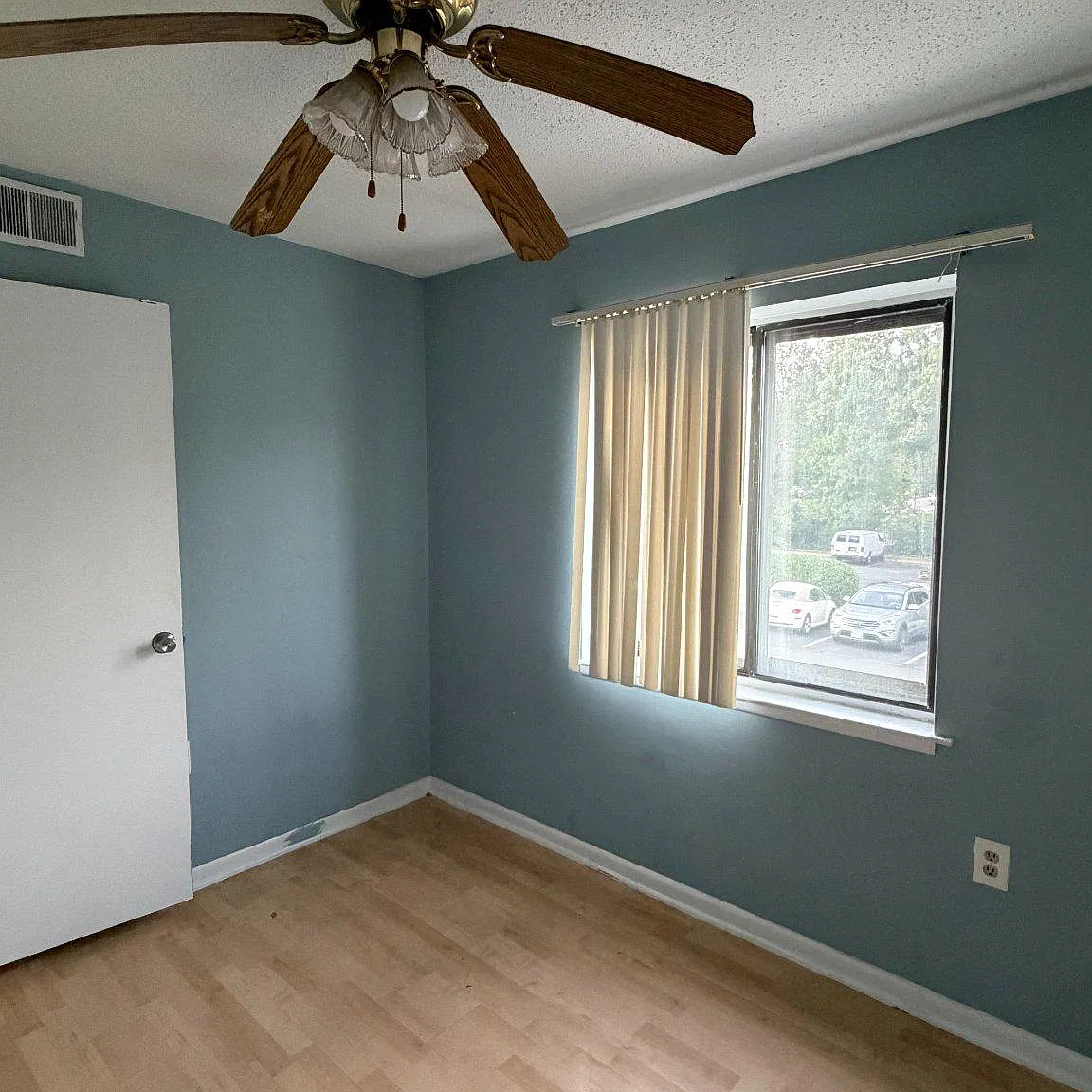 Lifestyle Condo — Photo 3