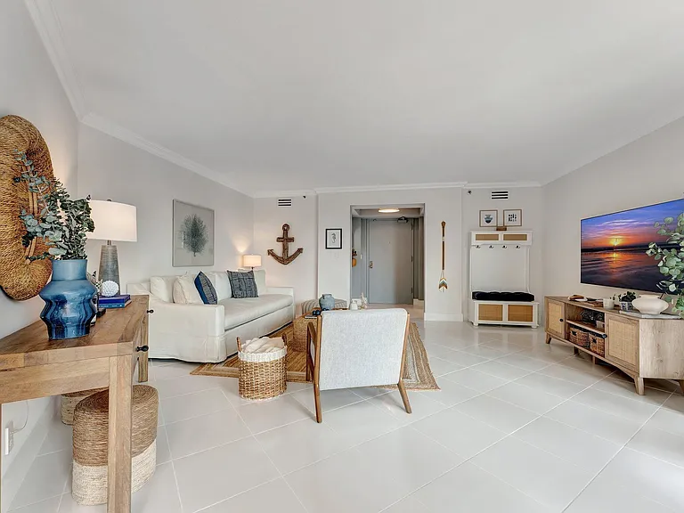 120 SE 5th Ave #426 — Photo 4