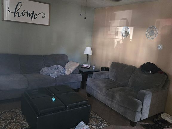 4th image of 805 Throop St