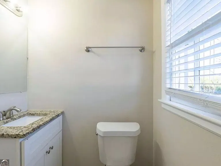 2833 Lynda Pl — Photo 5