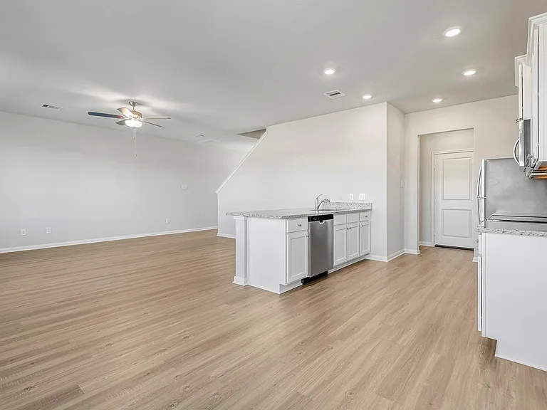 23043 Glory Orchid Dr — Photo 4