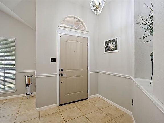 4th image of 3816 Berrybush Ln