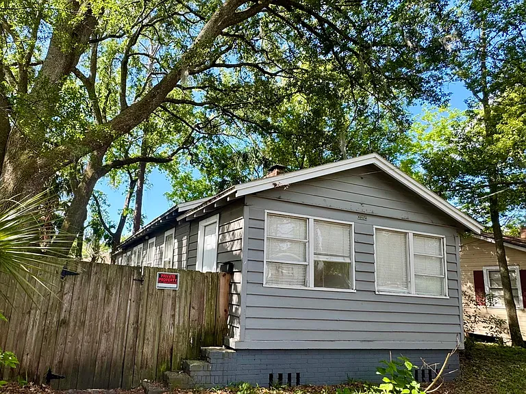 3352 College St — Photo 18