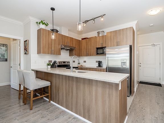 4th image of 11566 224th St #309