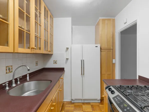 136 East 56th Street image 11 of 13