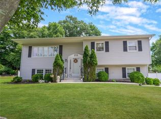 193 Rutgers Rd W, Orangeburg, NY 10962