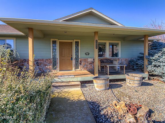 2nd image of 1352 Gilbert Rd