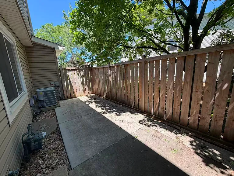 2179 N Queensburg Ln — Photo 10