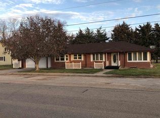 942 W 1st St, Minden, NE 68959