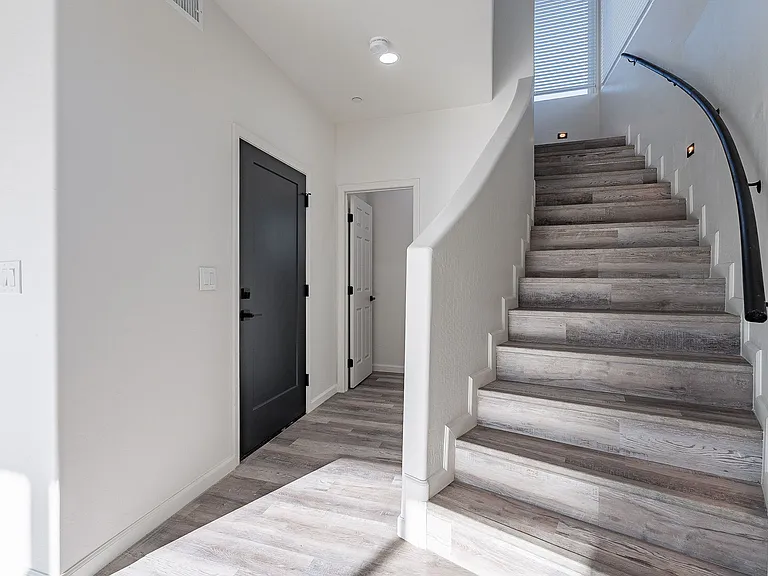 55 W Thomas Ln — Photo 23