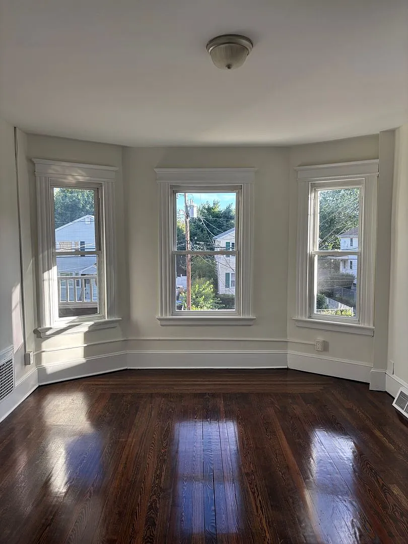 38 Roberts St — Photo 3