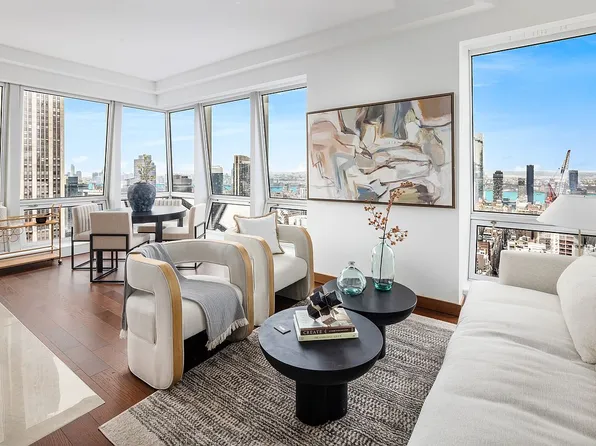 400 5th Ave APT 53H, New York, NY 10018