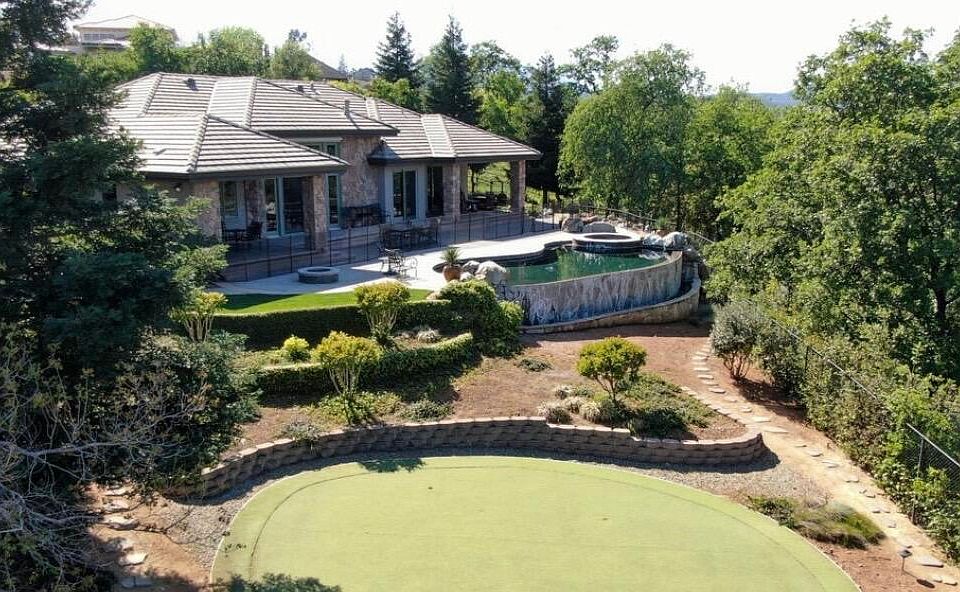 1st image of 801 Palatine Ct