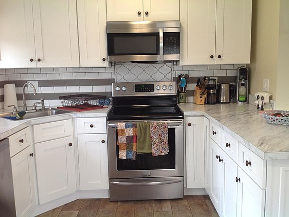 3rd image of 3325 Fountain Park Blvd